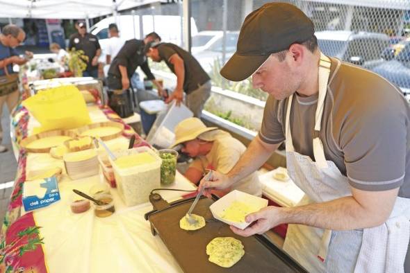 El chef Luis Mendizabal prepara la propuesta 'laborei ctotatis utae rempore t'Changuita de Zuquini'. El chef Luis Mendizabal prepara la propuesta 'laborei ctotatis utae rempore t'Changuita de Zuquini'.