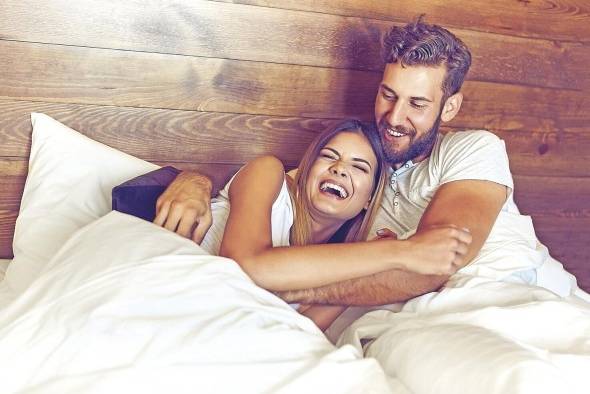 A nivel emocional las cosquillas producen bienestar, sobre todo si se da en una relación de pareja. A nivel emocional las cosquillas producen bienestar, sobre todo si se da en una relación de pareja.