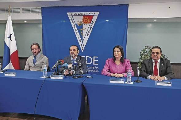 La Apede se pronunció en conferencia de prensa sobre el tema de los puertos de cruceros que opera la empresa Colón 2000 La Apede se pronunció en conferencia de prensa sobre el tema de los puertos de cruceros que opera la empresa Colón 2000
