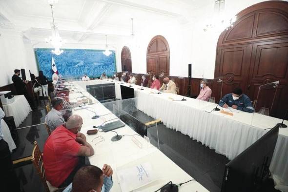 La Presidencia anunció que el tema de la CSS se discutirá en paralelo al proceso. La Presidencia anunció que el tema de la CSS se discutirá en paralelo al proceso.