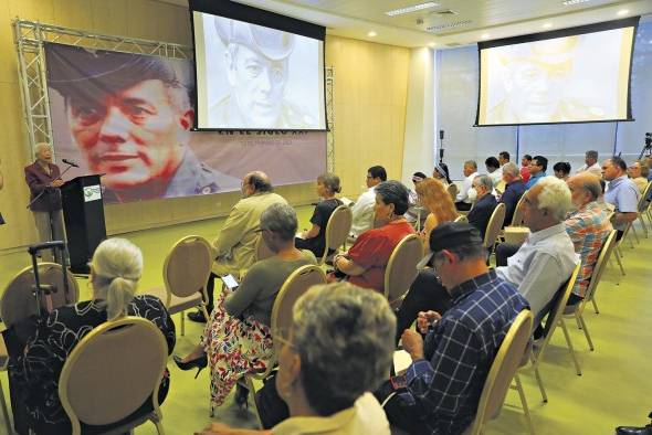 La reunión fue en la sede del Parlatino. La reunión fue en la sede del Parlatino.