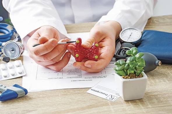 Según la Sociedad Americana del Cáncer, la mayoría de los cánceres de tiroides se puede curar. Según la Sociedad Americana del Cáncer, la mayoría de los cánceres de tiroides se puede curar.