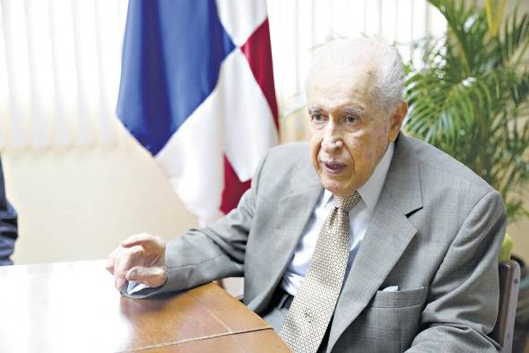Luis H. Moreno Jr., banquero y autor panameño. Luis H. Moreno Jr., banquero y autor panameño.