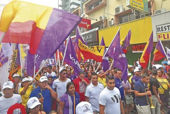 Las conexiones bancarias de Lasso y Odebrecht Las conexiones bancarias de Lasso y Odebrecht