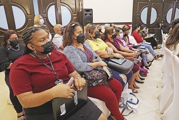 'Las mujeres necesitan espacios donde se sientan seguras dentro del ámbito laboral (...)' 'Las mujeres necesitan espacios donde se sientan seguras dentro del ámbito laboral (...)'