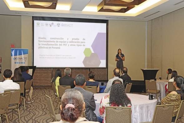 Presentaciones de los emprendedores. Presentaciones de los emprendedores.