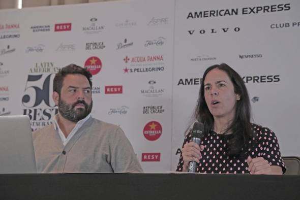Pedro Reyes de Paladar y Valentina Ortiz Monasterio, de la Organizazión 50 Best para México y Centroamérica Pedro Reyes de Paladar y Valentina Ortiz Monasterio, de la Organizazión 50 Best para México y Centroamérica