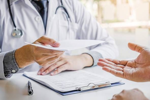 La mayoría de los errores de medicación están relacionados a confusiones con medicamentos que tienen un nombre similar. La mayoría de los errores de medicación están relacionados a confusiones con medicamentos que tienen un nombre similar.