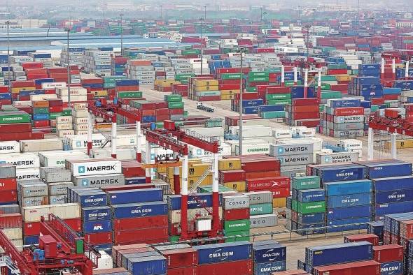 La venta de minerales representa el 74% de las exportaciones tradicionales totales peruanas, con el cobre y cinc como sus principales productos. La venta de minerales representa el 74% de las exportaciones tradicionales totales peruanas, con el cobre y cinc como sus principales productos.