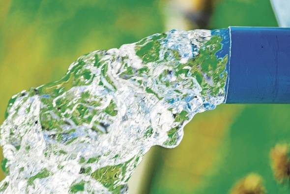 El agua nos conecta con la naturaleza, con las ciudades, las culturas, los alimentos y el cerebro humano. El agua nos conecta con la naturaleza, con las ciudades, las culturas, los alimentos y el cerebro humano.