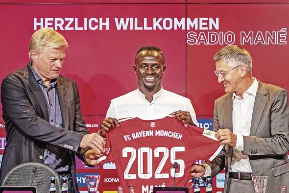 Sadio Mané durante su presentación con el Bayern Múnich. Sadio Mané durante su presentación con el Bayern Múnich.