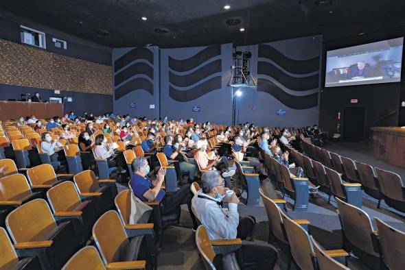 La actividad se realizó en forma híbrida, con más de 200 personas a nivel regional. La actividad se realizó en forma híbrida, con más de 200 personas a nivel regional.