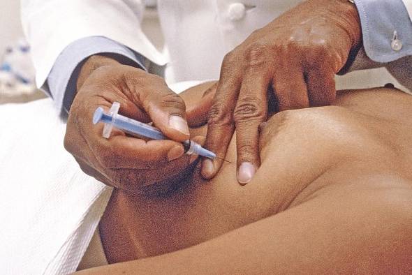 Las pacientes diagnosticadas con cáncer de mama experimentan un crecimiento celular descontrolado. Las pacientes diagnosticadas con cáncer de mama experimentan un crecimiento celular descontrolado.