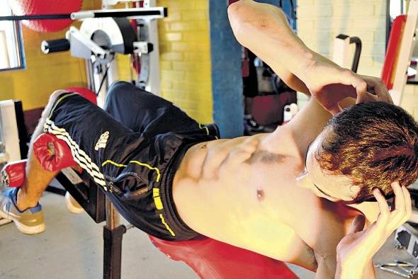 Entrenadores aseguran que se puede realizar rutinas utilizando su propio peso corporal. Entrenadores aseguran que se puede realizar rutinas utilizando su propio peso corporal.