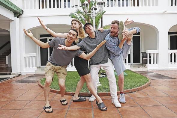 Los bailarines del TL Collective: Kaia Makihara, Jennifer Lacy, Jessie Lee Thorne, y Austin Tyson. Los bailarines del TL Collective: Kaia Makihara, Jennifer Lacy, Jessie Lee Thorne, y Austin Tyson.