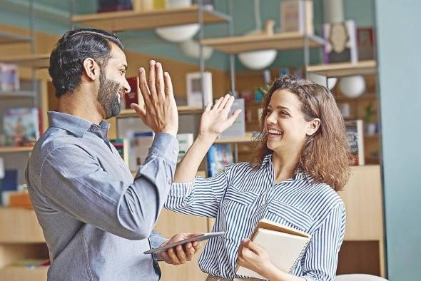 De acuerdo con un estudio de Deloitte, la generación Y percibe que la flexibilidad laboral tiene un impacto positivo en su bienestar, salud y felicidad. De acuerdo con un estudio de Deloitte, la generación Y percibe que la flexibilidad laboral tiene un impacto positivo en su bienestar, salud y felicidad.