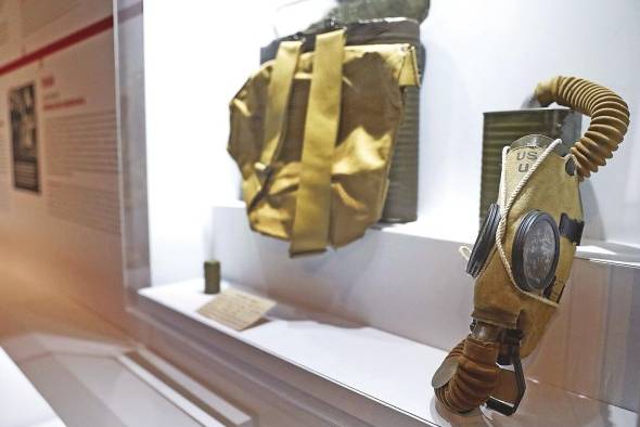 Las máscaras de gas y misiles fueron donadas y datan de la Segunda Guerra Mundial. Las máscaras de gas y misiles fueron donadas y datan de la Segunda Guerra Mundial.