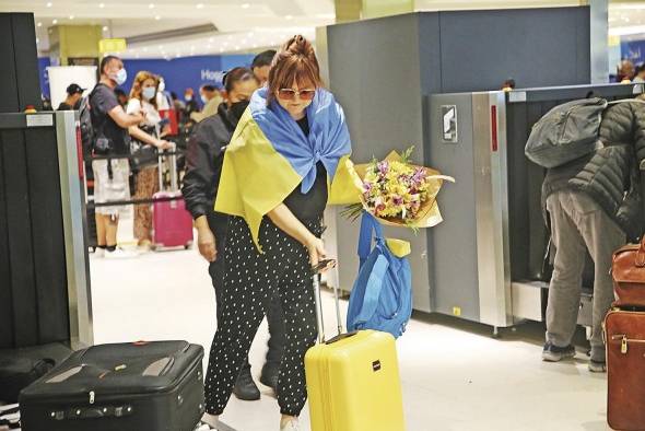 Khovrych aterrizó en Panamá aún abrazada por Ucrania. Khovrych aterrizó en Panamá aún abrazada por Ucrania.