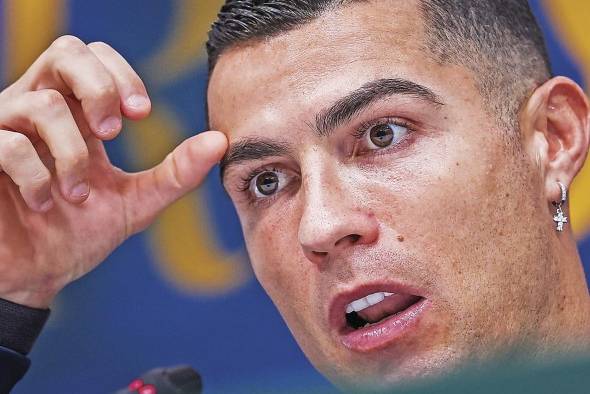 El astro portugués Cristiano Ronaldo entrenando con su selección en Al Shahhniya, Catar, este 21 de noviembre. El astro portugués Cristiano Ronaldo entrenando con su selección en Al Shahhniya, Catar, este 21 de noviembre.