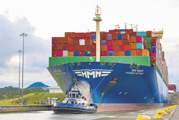 Vista del Canal de Panamá. Vista del Canal de Panamá.