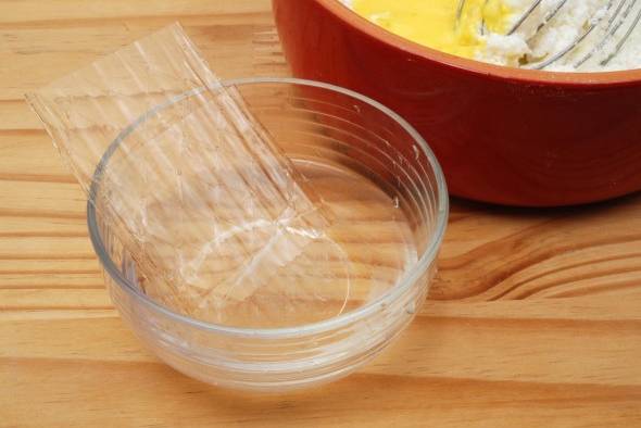 La bebida se prepara con gelatina, de allí su nombre 'isinglass'. La bebida se prepara con gelatina, de allí su nombre 'isinglass'.