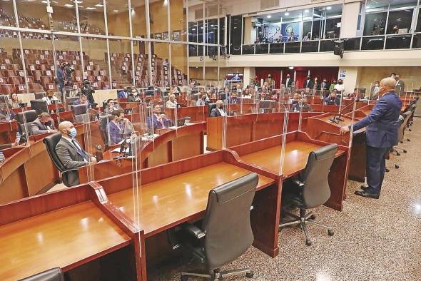 El presidente de la Asamblea, Crispiano Adames, reconoció que el último periodo fue una tarea 'difícil de concluir'. El presidente de la Asamblea, Crispiano Adames, reconoció que el último periodo fue una tarea 'difícil de concluir'.