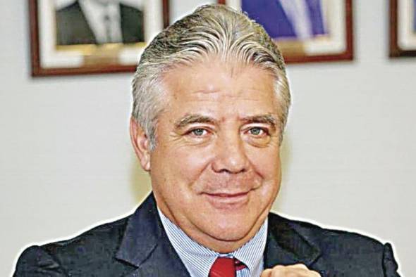 Aramburú Porras fue uno de los fundadores del PRD en 1979. Aramburú Porras fue uno de los fundadores del PRD en 1979.
