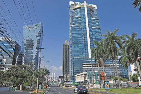 La paralización de las actividades económica incidió en la baja inversión extranjera. La paralización de las actividades económica incidió en la baja inversión extranjera.
