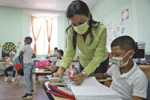 Tras dos años sin clases presenciales, los estudiantes volverán a las aulas el próximo 7 de marzo. Tras dos años sin clases presenciales, los estudiantes volverán a las aulas el próximo 7 de marzo.