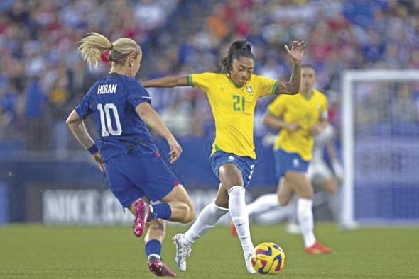 Ludmila es una de las nuevas jugadoras brasileñas que se proyecta como una posible figura del mundial femenino. Ludmila es una de las nuevas jugadoras brasileñas que se proyecta como una posible figura del mundial femenino.