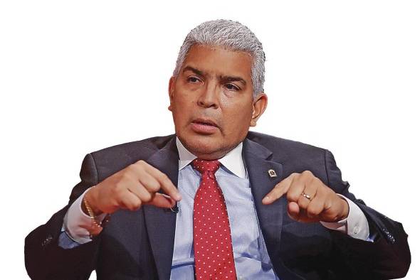 Javier Ordinola, abogado especialista en temas electorales panameños, estudioso de la historia política peruana. Javier Ordinola, abogado especialista en temas electorales panameños, estudioso de la historia política peruana.