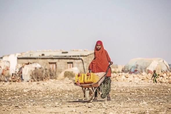 La agresión rusa a Ucrania está provocando que muchos países de África, el Caribe y el Pacífico sean más vulnerables y está empujando a millones de personas hacia el hambre y la pobreza.. La agresión rusa a Ucrania está provocando que muchos países de África, el Caribe y el Pacífico sean más vulnerables y está empujando a millones de personas hacia el hambre y la pobreza..