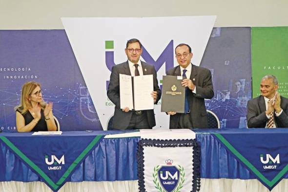 La cita tuvo lugar en el Paraninfo de la Umecit. La cita tuvo lugar en el Paraninfo de la Umecit.