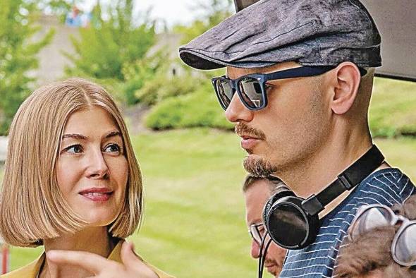 Rosamund Pike y J Blakeson, director y guionista de la cinta. Rosamund Pike y J Blakeson, director y guionista de la cinta.