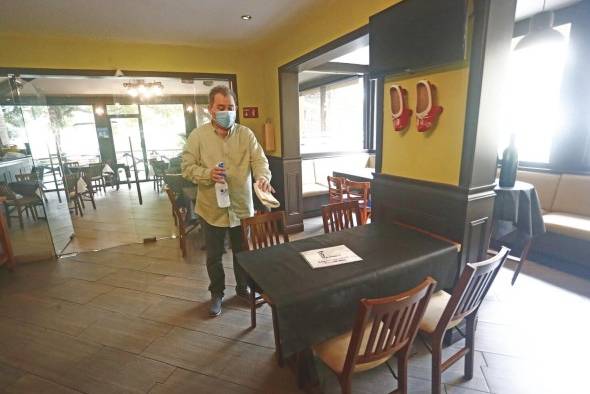 La ARAP prevé que de seguir con las restricciones más restaurantes cerrarán sus puertas. La ARAP prevé que de seguir con las restricciones más restaurantes cerrarán sus puertas.