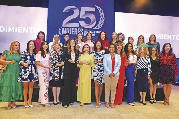 Mujeres galardonadas en Las 25 mujeres más destacadas de Panamá 2023. Mujeres galardonadas en Las 25 mujeres más destacadas de Panamá 2023.