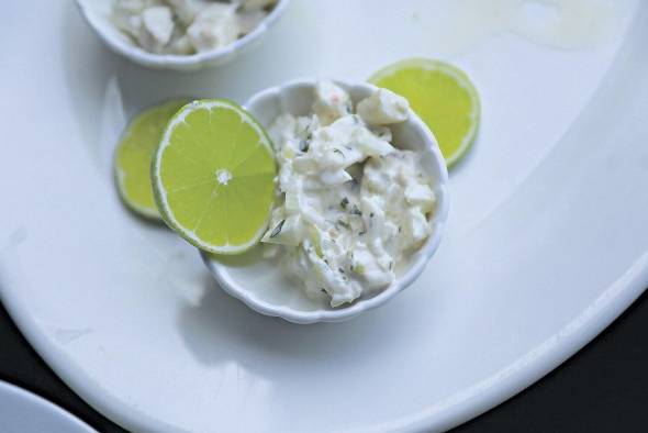 Ceviche de pescado con cóctel de manzana Ceviche de pescado con cóctel de manzana