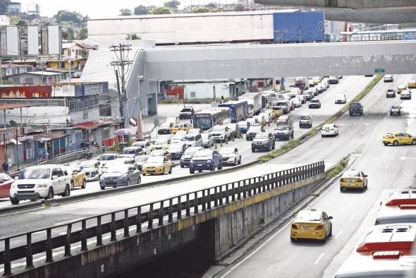 El plan incluye levantar la restricción de movilidad por género en todo el país. El plan incluye levantar la restricción de movilidad por género en todo el país.