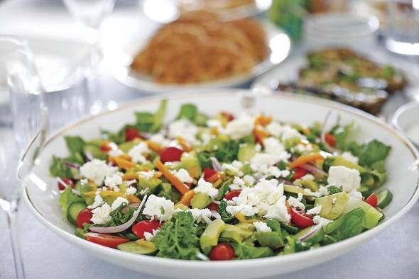 Ensalada de verduras frescas. Ensalada de verduras frescas.