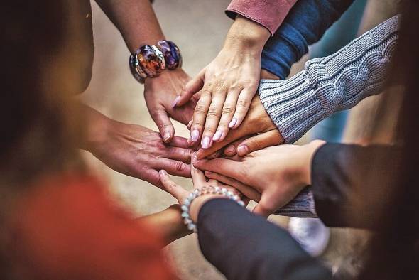 Quienes son íntegros no necesitan reglas para hacer las cosas de forma transparente. Quienes son íntegros no necesitan reglas para hacer las cosas de forma transparente.