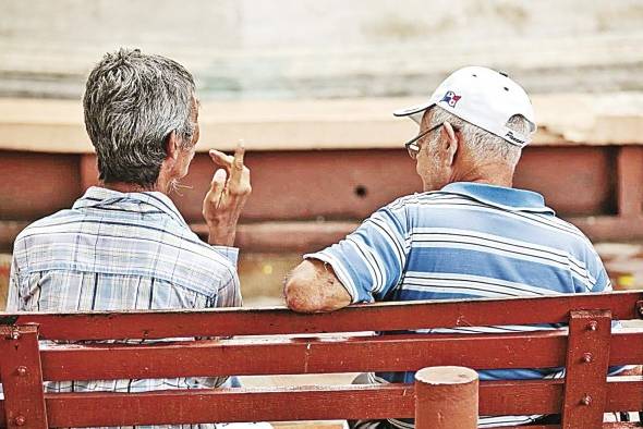 La población de personas mayores en Panamá no solo sufre por el abandono de sus seres queridos, existen otros problemas que los aquejan. La población de personas mayores en Panamá no solo sufre por el abandono de sus seres queridos, existen otros problemas que los aquejan.