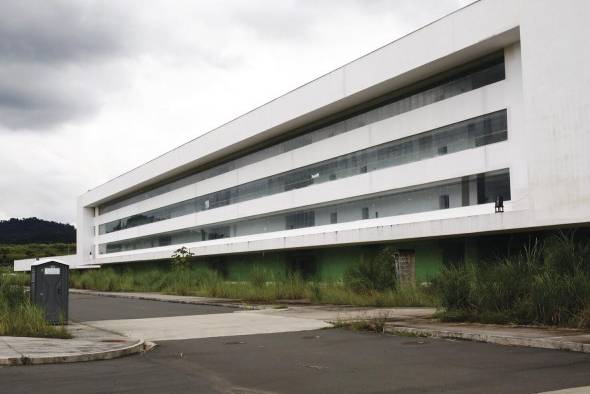 La Ciudad de la Salud empezó su construcción en abril de 2012 a un costo inicial de $587 millones. La Ciudad de la Salud empezó su construcción en abril de 2012 a un costo inicial de $587 millones.
