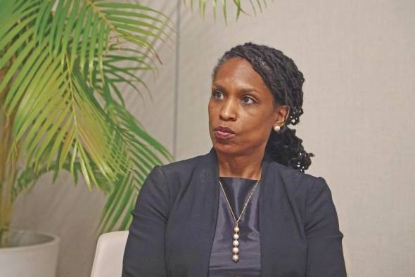 La subsecretaria adjunta del Departamento de Estado de EE.UU., Maxine Burkett, durante la entrevista con “La Decana”. La subsecretaria adjunta del Departamento de Estado de EE.UU., Maxine Burkett, durante la entrevista con “La Decana”.