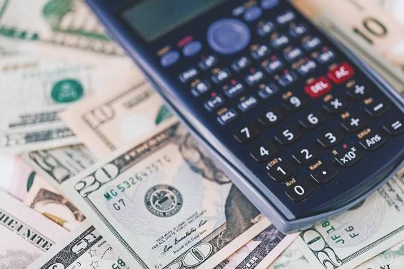Uno de los temas a incluir en el plan de gestión de riesgos financieros es la posibilidad de acudir a las instituciones financieras para inyectar liquidez a la empresa. Uno de los temas a incluir en el plan de gestión de riesgos financieros es la posibilidad de acudir a las instituciones financieras para inyectar liquidez a la empresa.