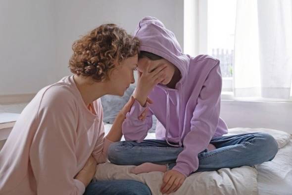 El primer cerco contra el ciberacoso es la red de apoyo, padres, familia y amigos. El primer cerco contra el ciberacoso es la red de apoyo, padres, familia y amigos.