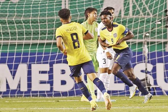 Justin Cuero (d) de Ecuador celebra un gol, en un partido de la fase de grupos del Campeonato Sudamericano Sub 20. Justin Cuero (d) de Ecuador celebra un gol, en un partido de la fase de grupos del Campeonato Sudamericano Sub 20.