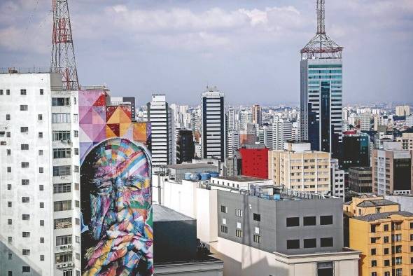 Fotografía panorámica donde se ve un grafiti en la pared de un edificio en Sao Paulo (Brasil), en una fotografía de archivo. Fotografía panorámica donde se ve un grafiti en la pared de un edificio en Sao Paulo (Brasil), en una fotografía de archivo.