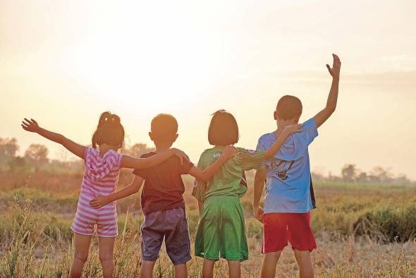 Los líderes mundiales se han comprometido a poner fin a todas las formas de violencia contra los niños para el año 2030. Los líderes mundiales se han comprometido a poner fin a todas las formas de violencia contra los niños para el año 2030.