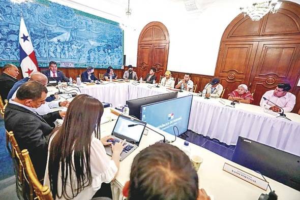 El mandatario Laurentino Cortizo y los indígenas se reunieron en la Presidencia. El mandatario Laurentino Cortizo y los indígenas se reunieron en la Presidencia.