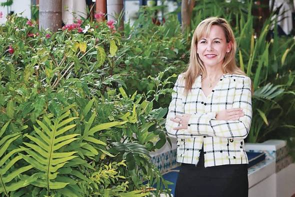 La presidenta de St. Edward's se define como una mujer auténtica quien asume su posición como presidenta con gratitud y responsabilidad. La presidenta de St. Edward's se define como una mujer auténtica quien asume su posición como presidenta con gratitud y responsabilidad.